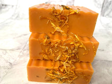 Load image into Gallery viewer, Turmeric Manuka Honey Brightening Soap Bars
