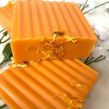 Load image into Gallery viewer, Turmeric Manuka Honey Brightening Soap Bars
